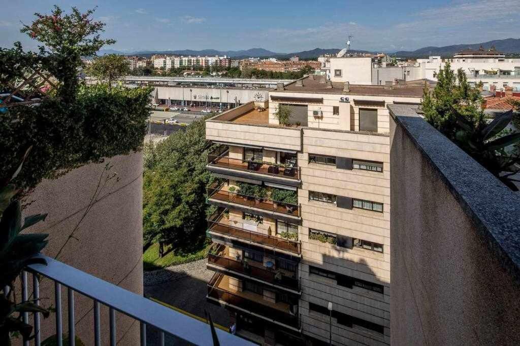 Ático con gran terraza en el corazón de Girona Exterior foto