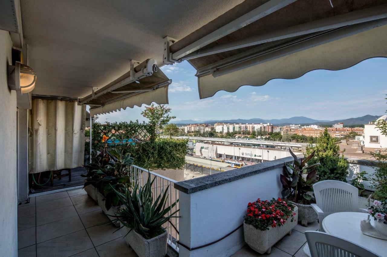Ático con gran terraza en el corazón de Girona Exterior foto