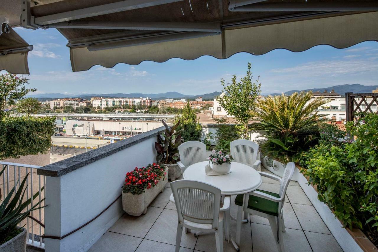 Ático con gran terraza en el corazón de Girona Exterior foto